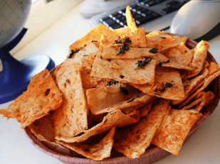 Снеки к пиву: Лаваш со вкусом аджики