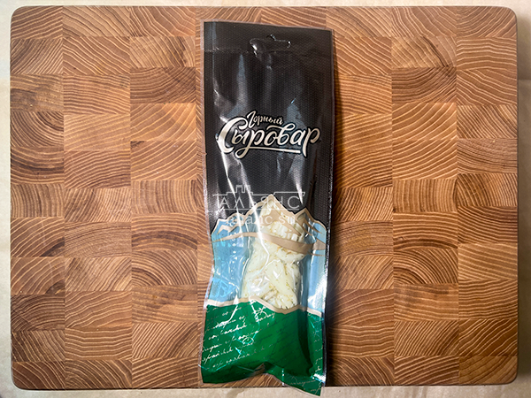 Сыр 100 гр ГОРНЫЙ СЫРОВАР (Косичка с укропом и чесноком) в Батайске